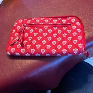 Vera Bradley zip around wallet